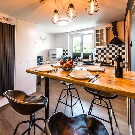 Apartament Wita Stwosza Jelení Hora Exteriér fotografie